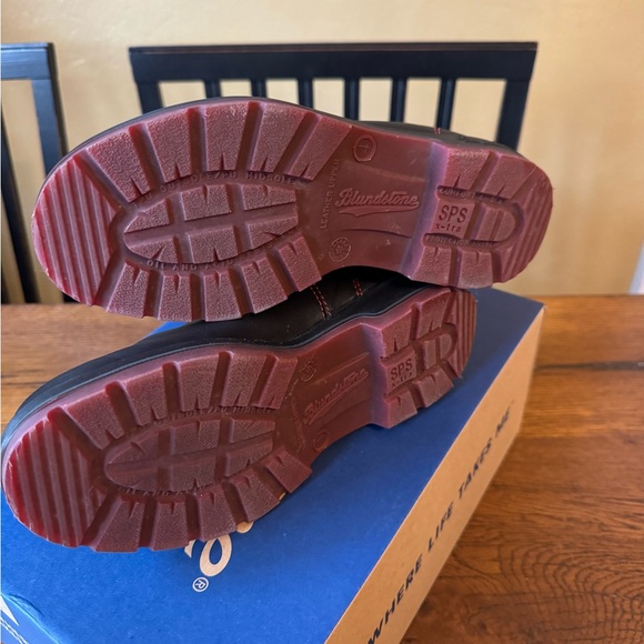 Blundstone Black and Red Boots - Picture 2 of 11